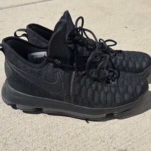 Black Nike Athletic Sneakers- Kevin Durant